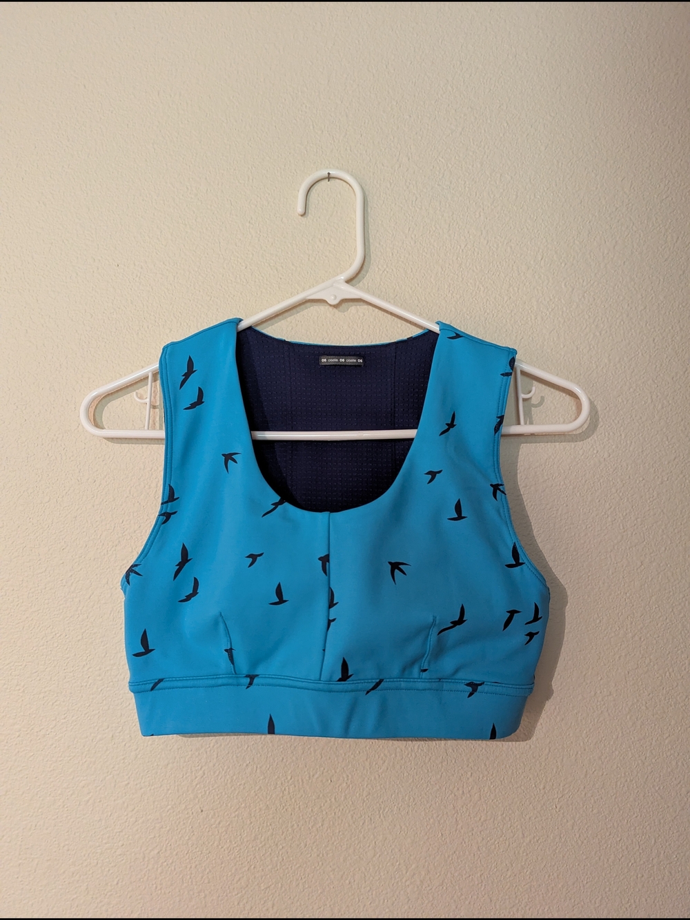Oiselle Flyout Sports Bra Teal With Birds Prints Phone Pocket Size 6